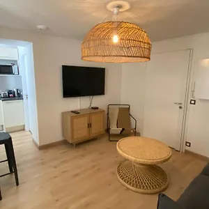Apartment 2 Pieces, Cannes